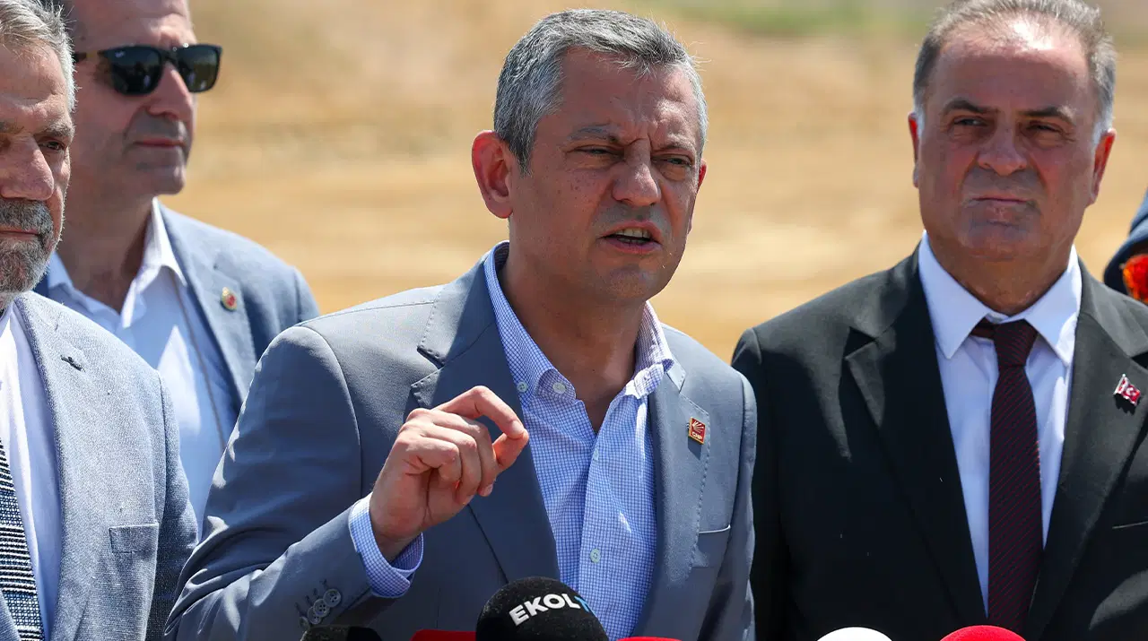 CHP’nin komisyon kararını Özgür Özel açıkladı