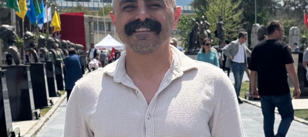 Mevlana Halk Masası'nın İnsanlık Köprüsü: Batum'dan Gelen Aileye Yardım Eli