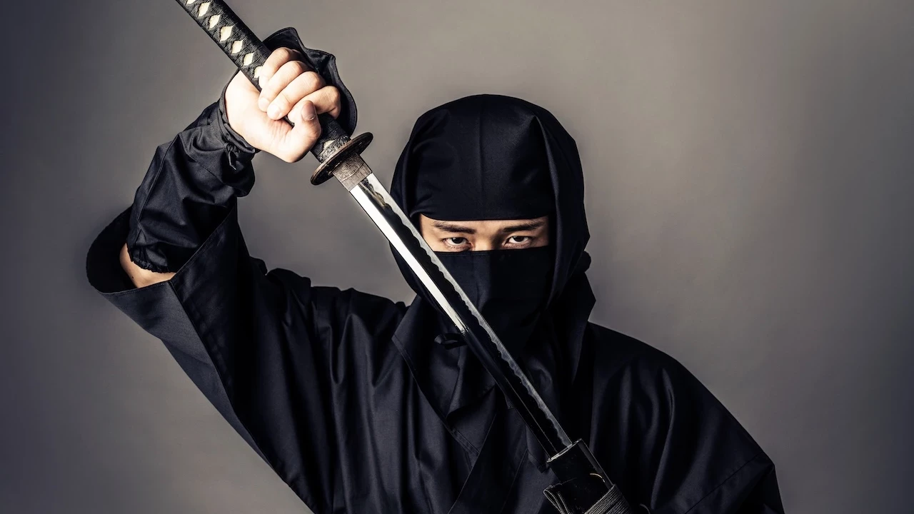 İngiltere’de “ninja kılıcı” yasağı: Evde saklayana 6 ay hapis