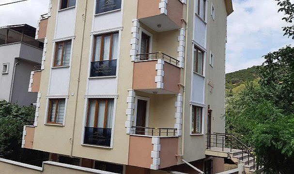 Kocaeli’de sağlık çalışanı evinde asılı halde ölü bulundu