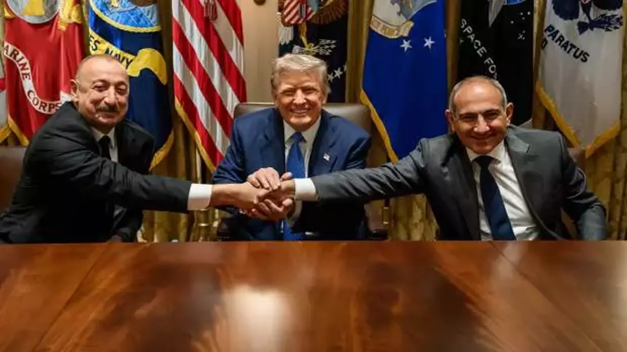 Trump arabuluculuğunda tarihi barış: Aliyev ve Paşinyan mutabakat zaptı imzaladı