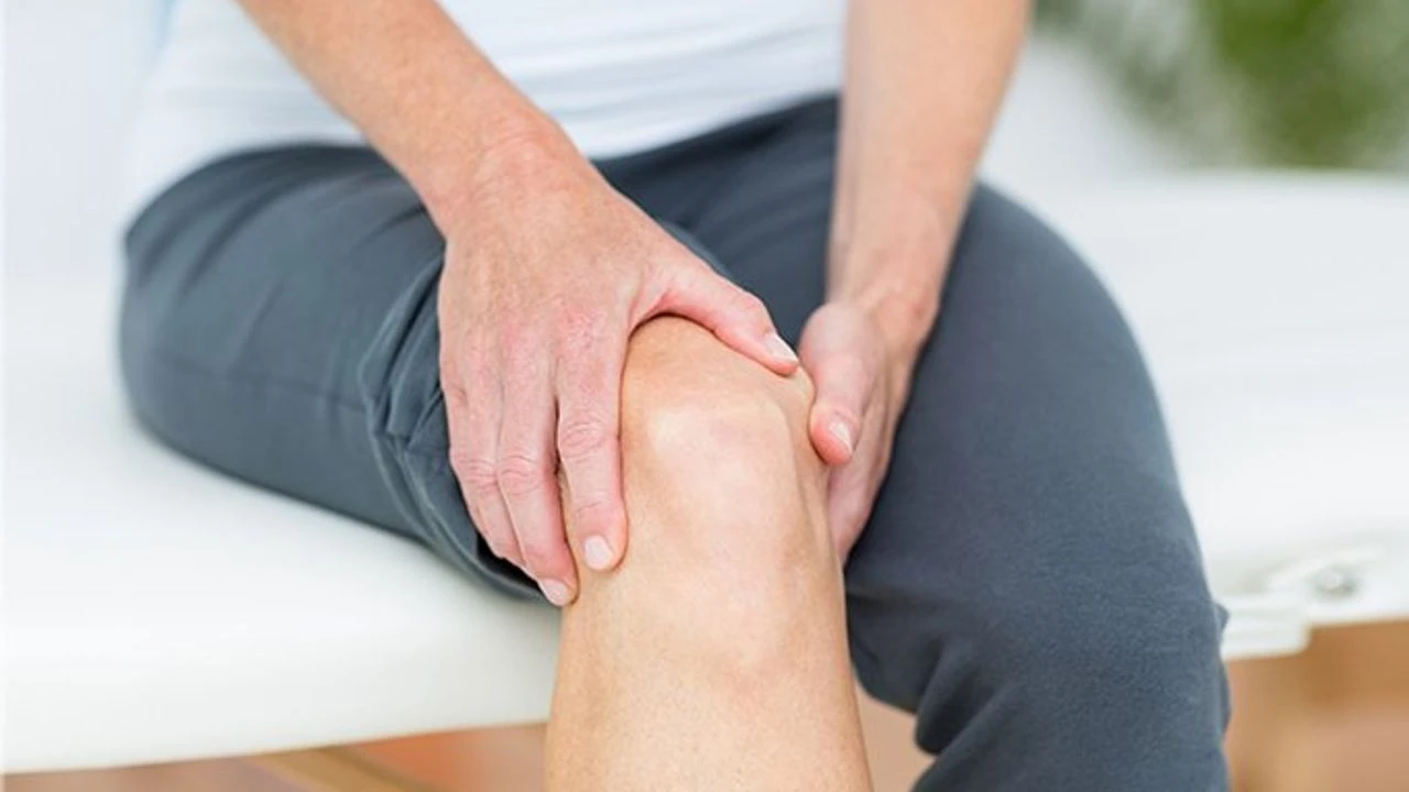 YAZ AYLARINDA DİZLERİ BEKLEYEN 3 ÖNEMLİ TEHLİKE!